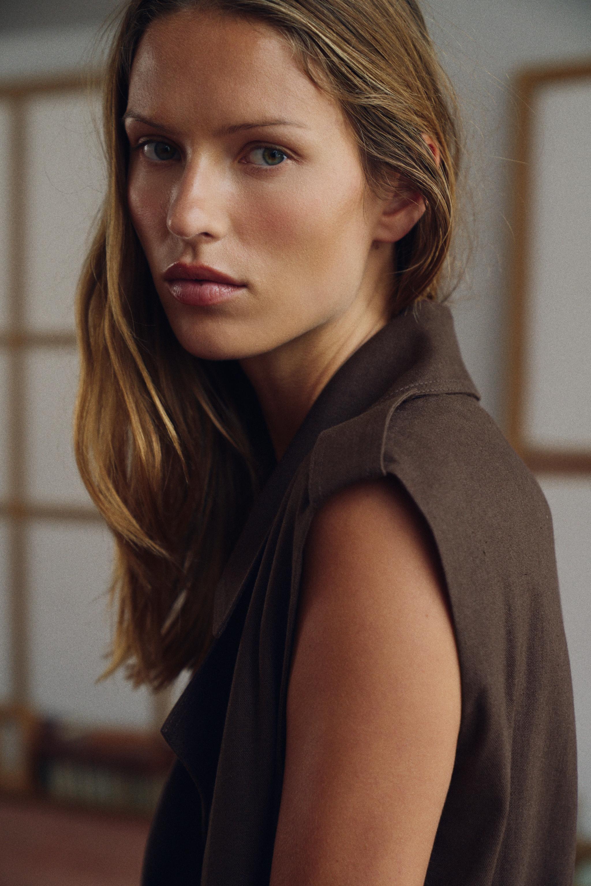 BELTED DOUBLE-BREASTED LINEN VEST